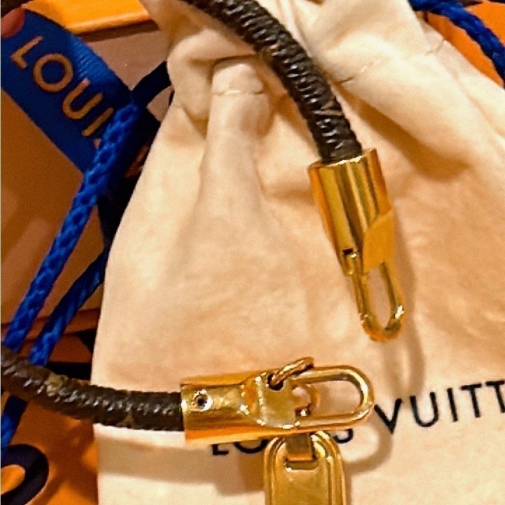 Authentic Louis Vuitton Brown Monogram Luck It Bracelet✨ - Picture 5 of 10